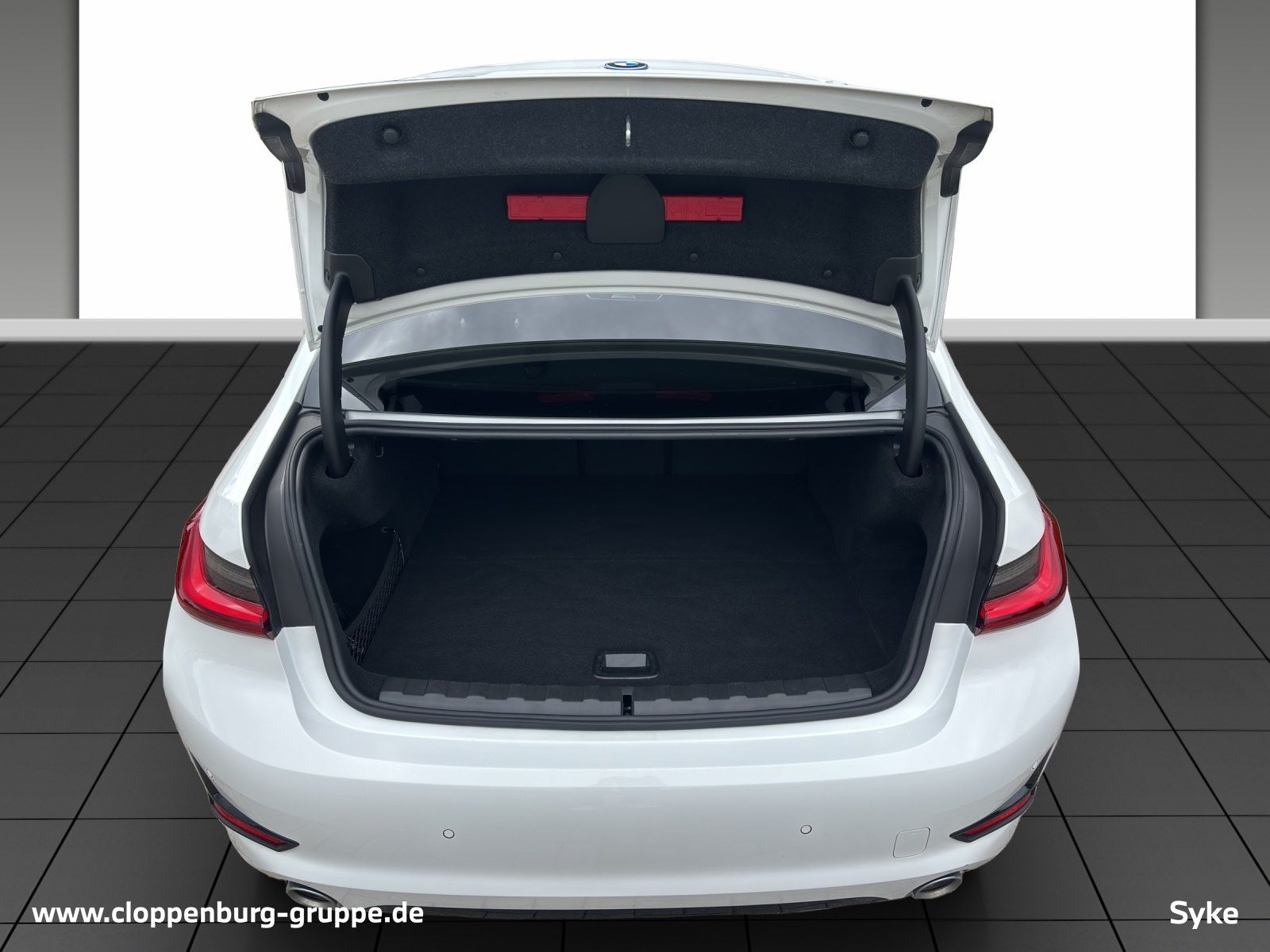 BMW 320e Sport Line - Samsaru's Car Outlet