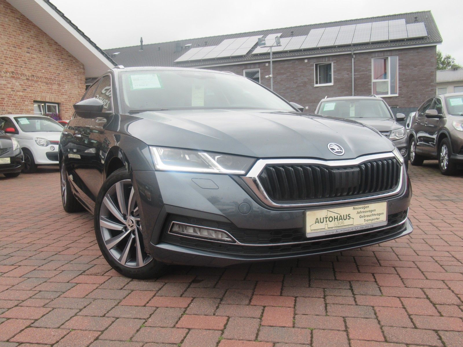 Skoda Octavia Combi Style iV - Samsaru's Car Outlet