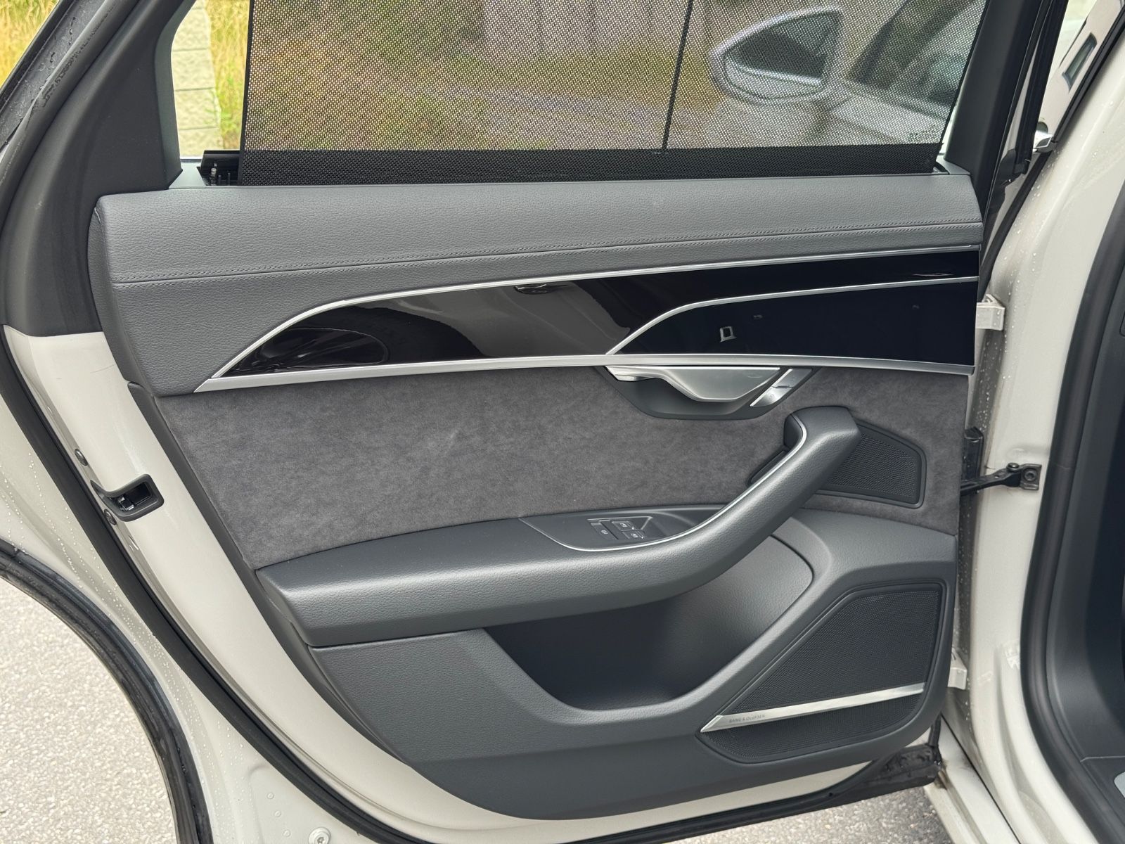 Audi A8 55 TFSI quattro S-line - Samsaru's Car Outlet