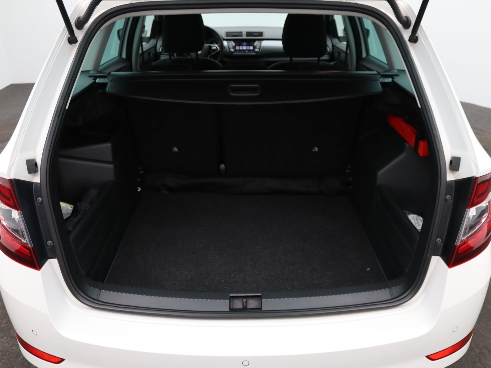 Skoda Fabia Combi 1.0 TSI DSG - Samsaru's Car Outlet