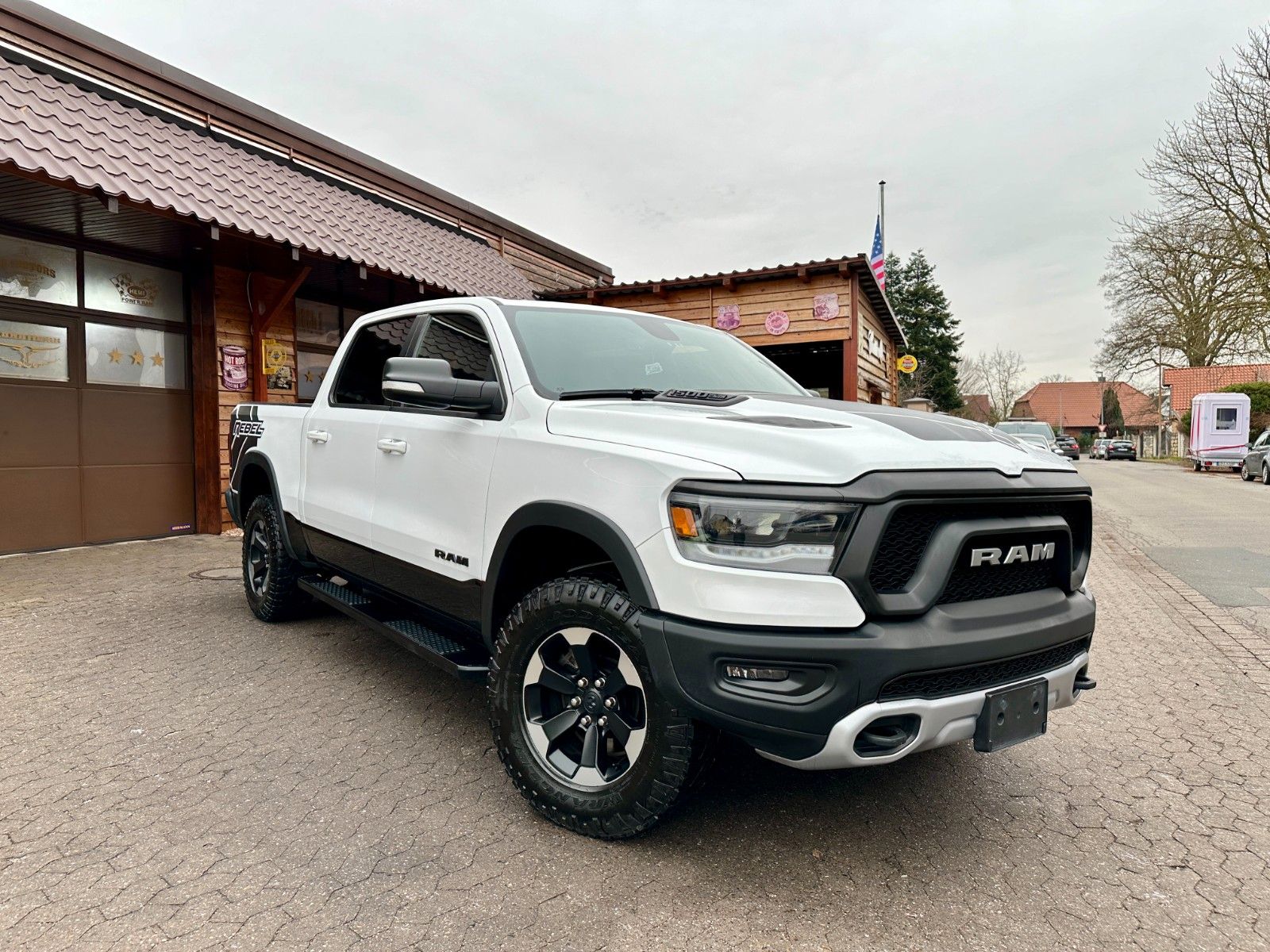 Dodge 5.7 V8*4X4*REBEL*LEDER*LED*NAVI*AHK*MFL*GARANTIE
