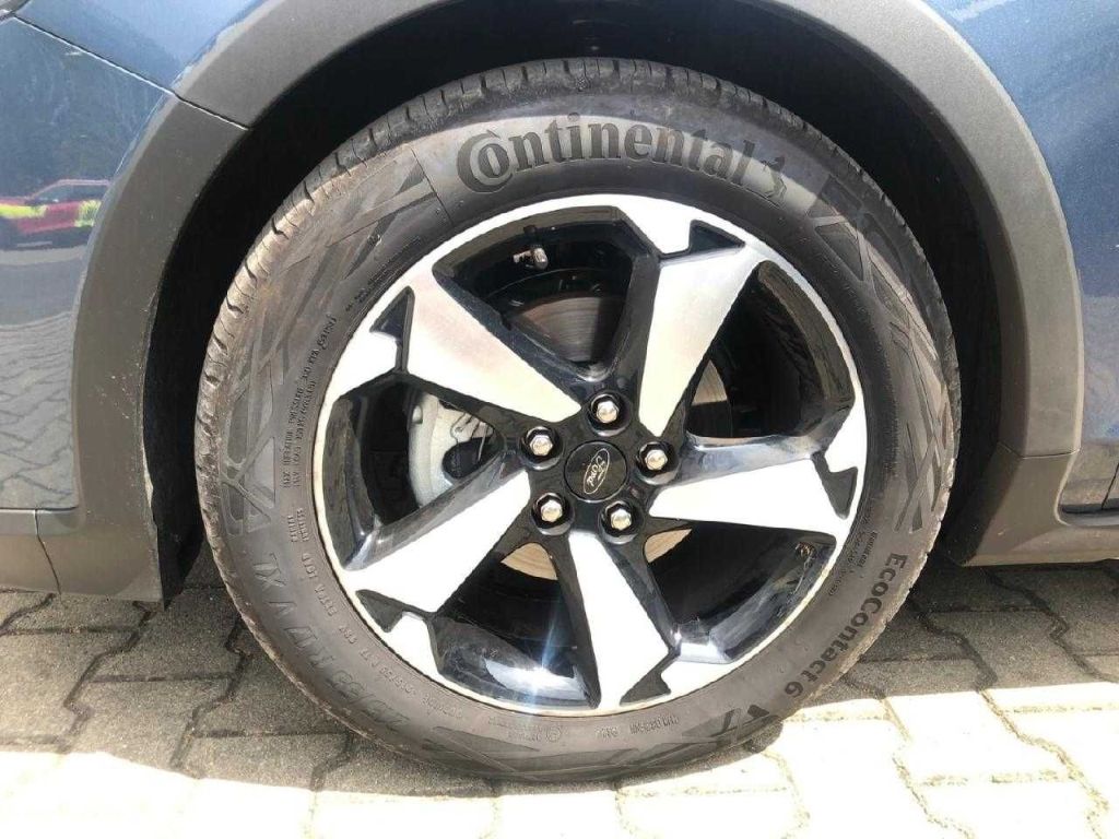 Ford Focus Active X+AHK+KAMERA+NAVI+SYNC4+TWA+iACC+HU