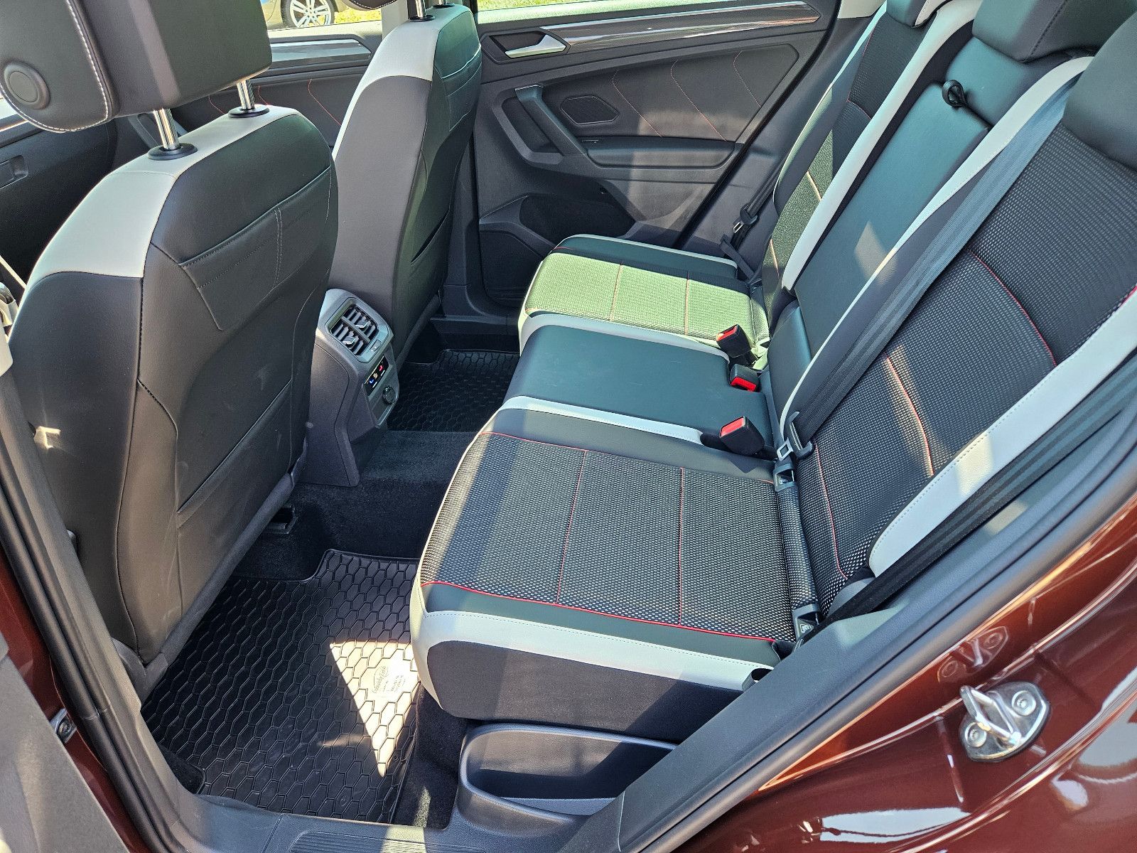 Volkswagen Tiguan 2.0 TSI DSG 4Motion - Samsaru's Car Outlet