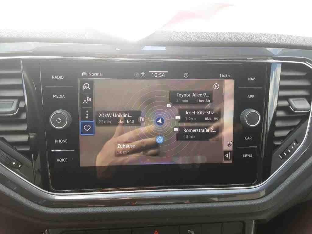 Volkswagen T-Roc 1.5 TSI DSG R-LINE - Samsaru's Car Outlet