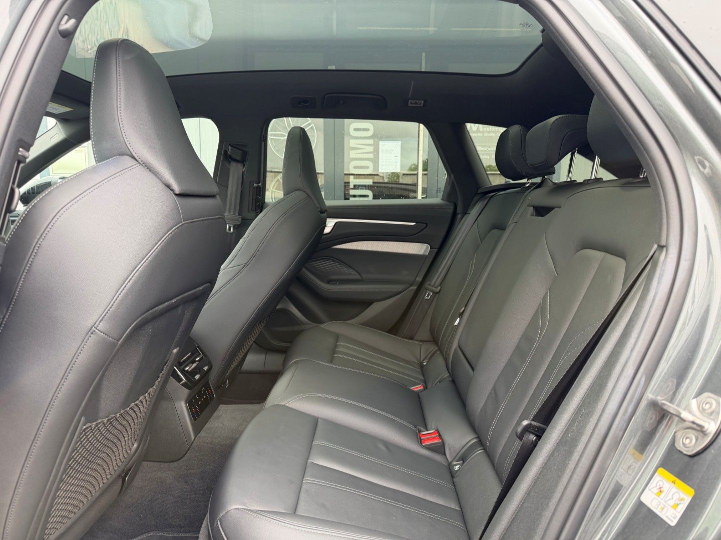 Audi A6 Avant TDI S Line Black *19''*Pano*360°*Matrix