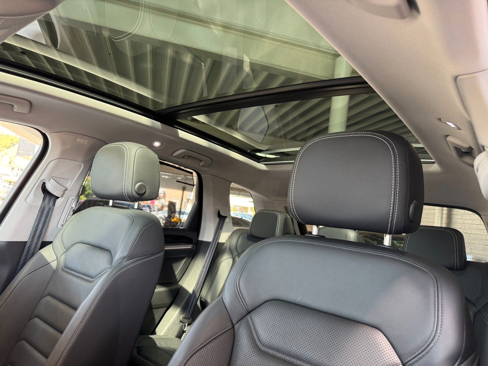 Volkswagen Touareg 3.0TDI Elegance 4Motion - Samsaru's Car Outlet