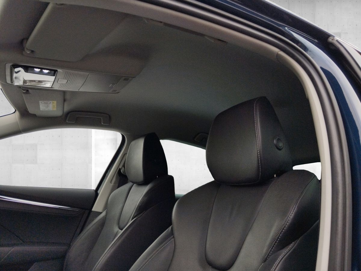 Skoda Octavia 1.4 TSI iV First Edition - Samsaru's Car Outlet