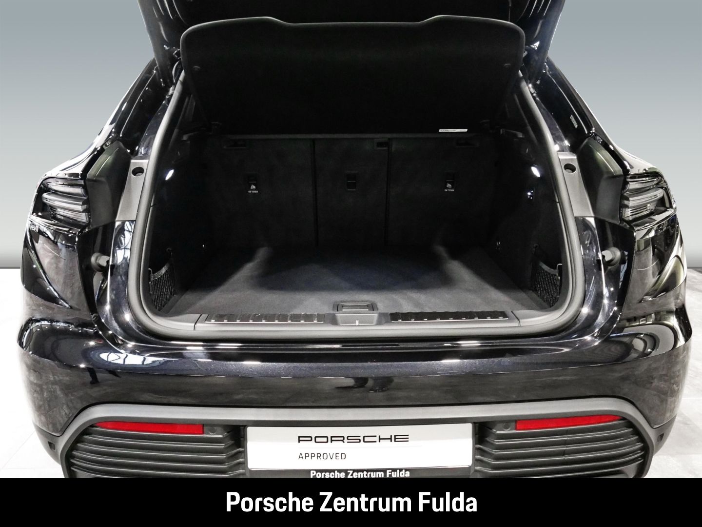 Porsche Macan 4 Luftfederung BOSE LED-Matrix 21-Zoll