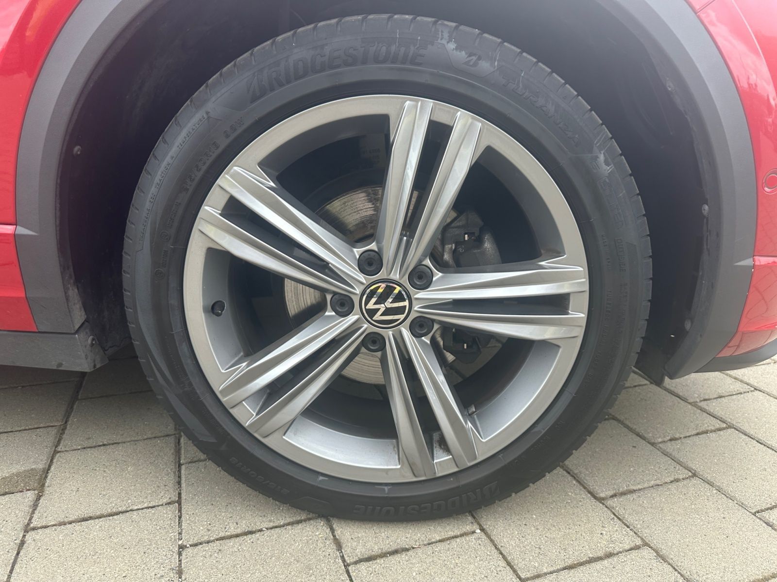 Volkswagen T-Roc R-Line - Samsaru's Car Outlet