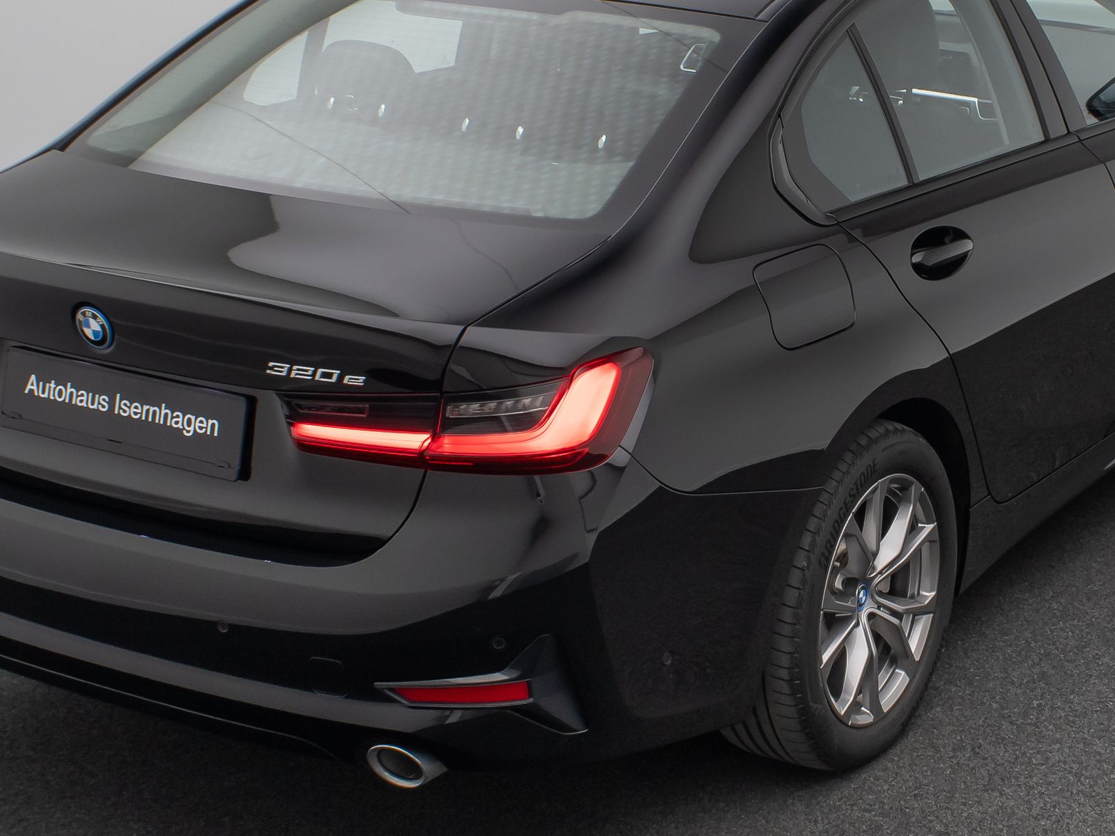 BMW 320e Sport Line - Samsaru's Car Outlet