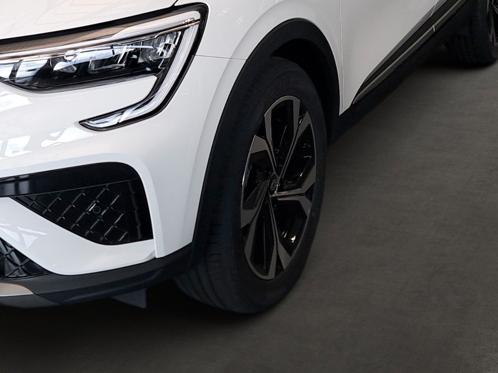 Renault Arkana Techno - Samsaru's Car Outlet