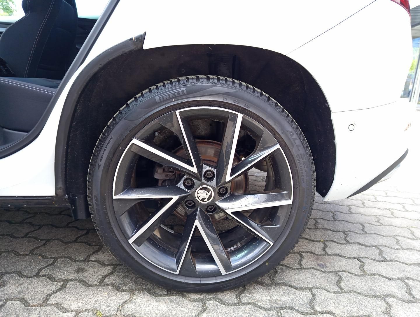 Skoda Karoq Sportline 4x4 2.0 TSI AHK*CANTON-SOUND*360