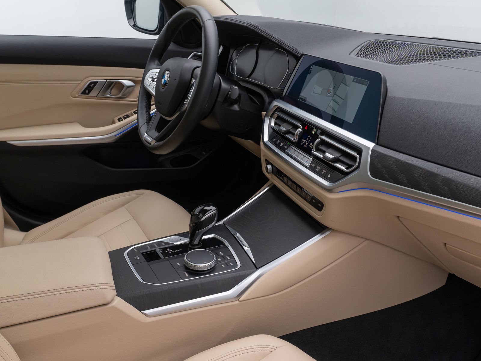 BMW 320d Luxury Line - Samsaru's Car Outlet