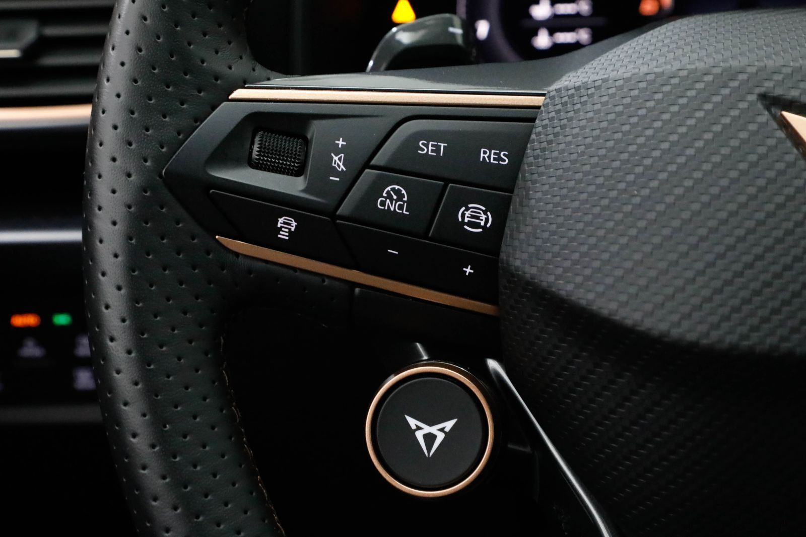 Seat Leon ST 2.0 TDI DSG AHK Kamera Navi ACC Keyless