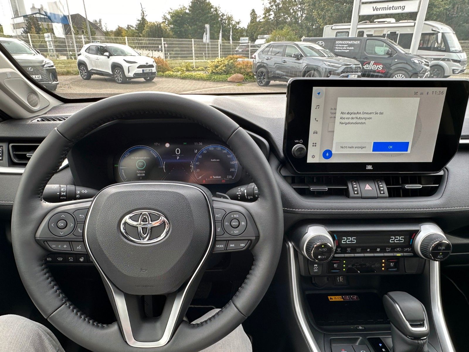 Toyota RAV 4 HYBRID PANORAMA LEDER NAVI DAB JBL 360°...
