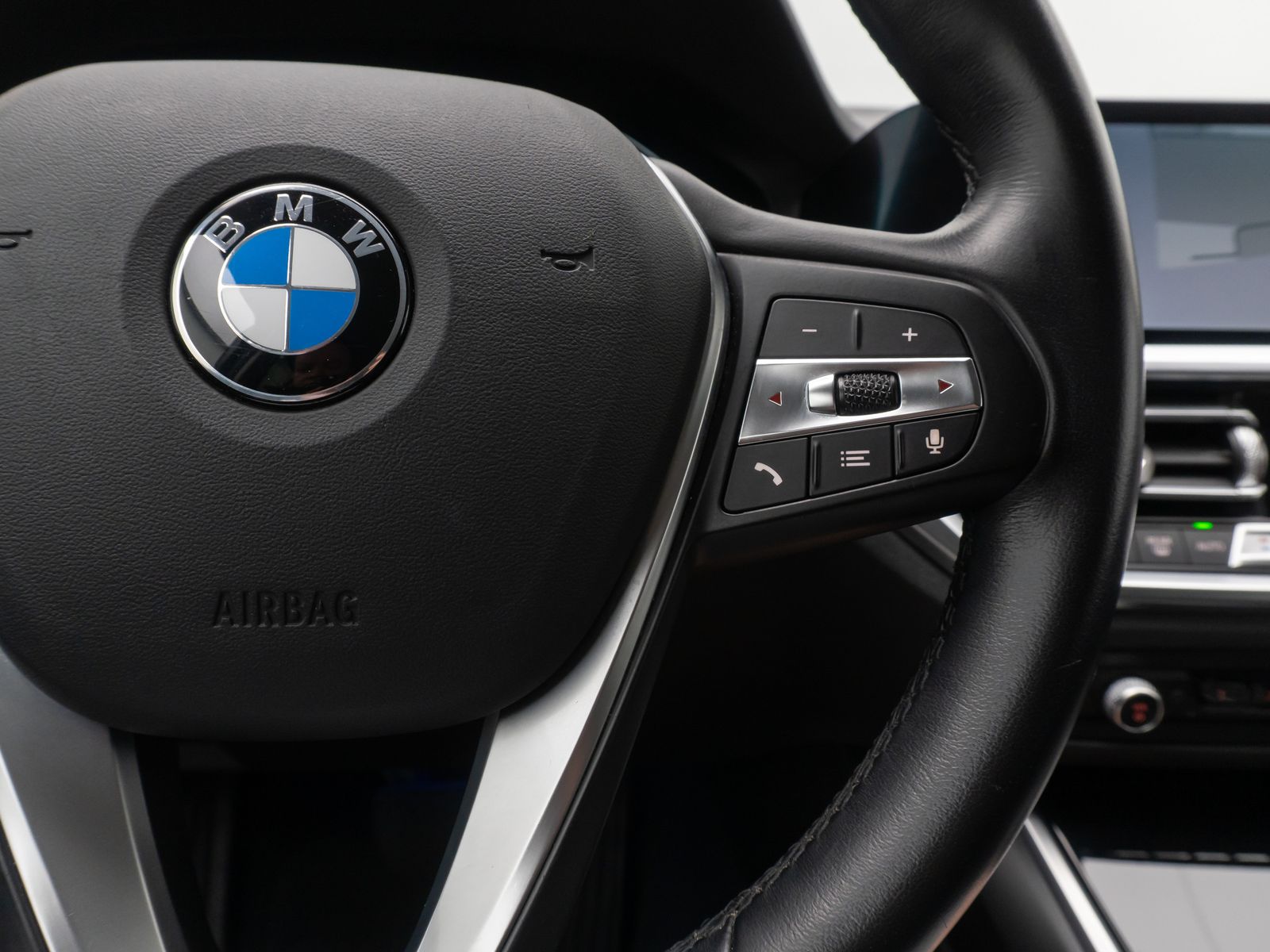 BMW 320d xD Sport Line - Samsaru's Car Outlet