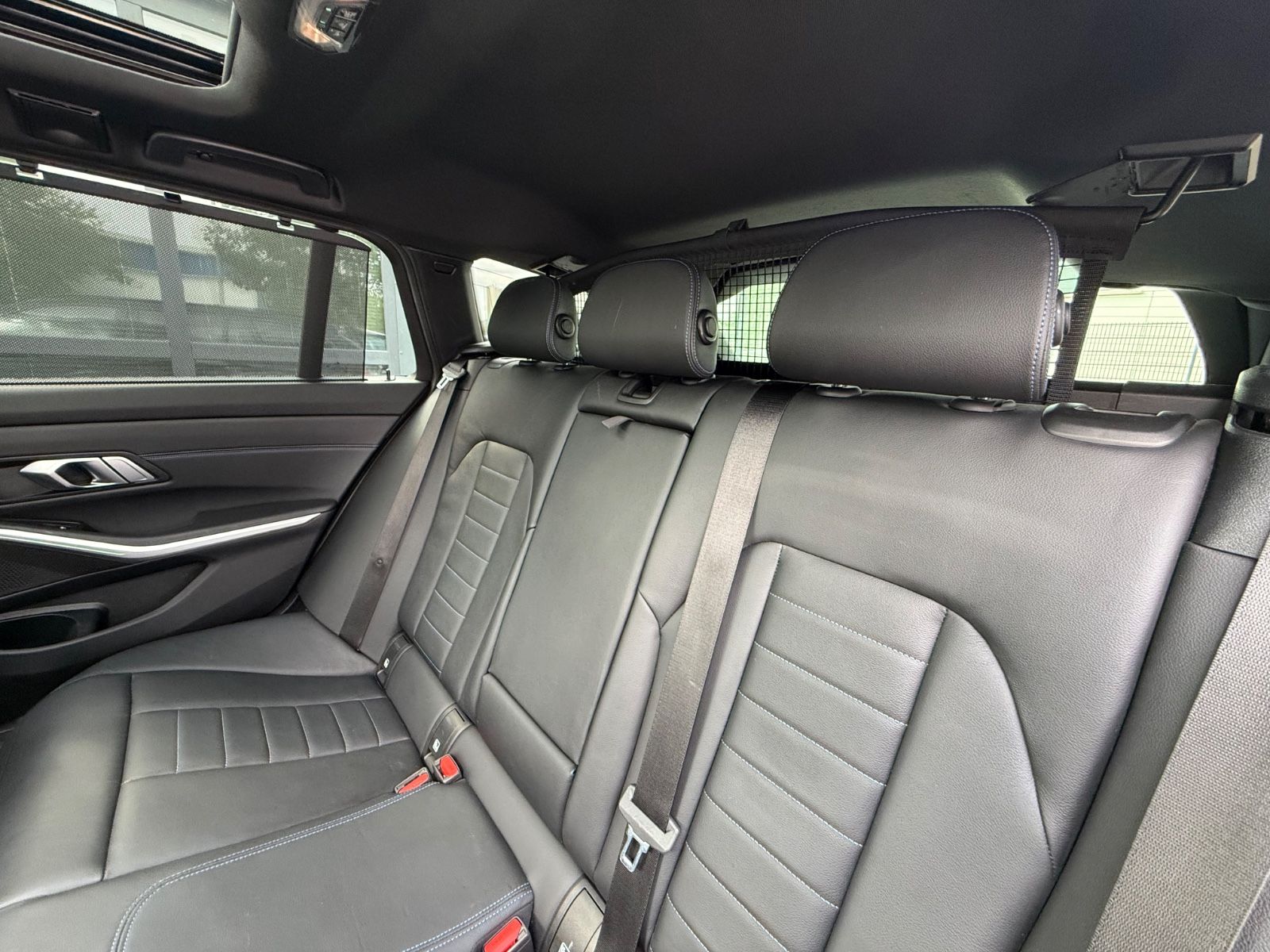 BMW 330 e xDrive M Sport - Samsaru's Car Outlet