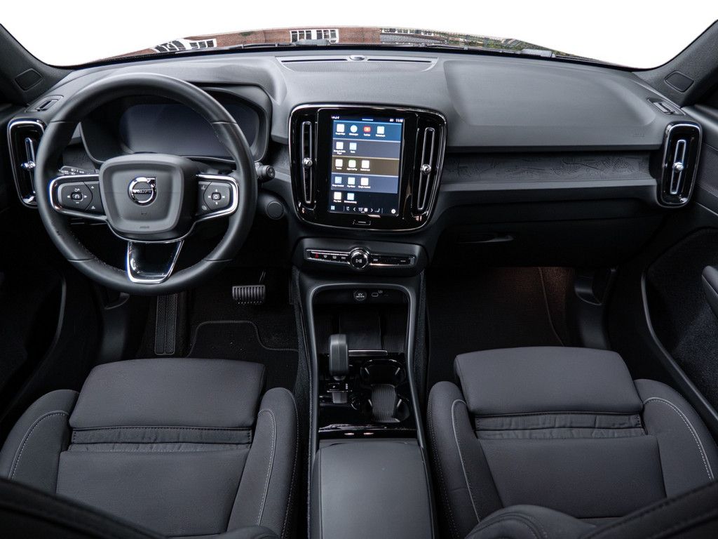 Volvo XC40 TWIN Core Recharge Pure Electric AWD