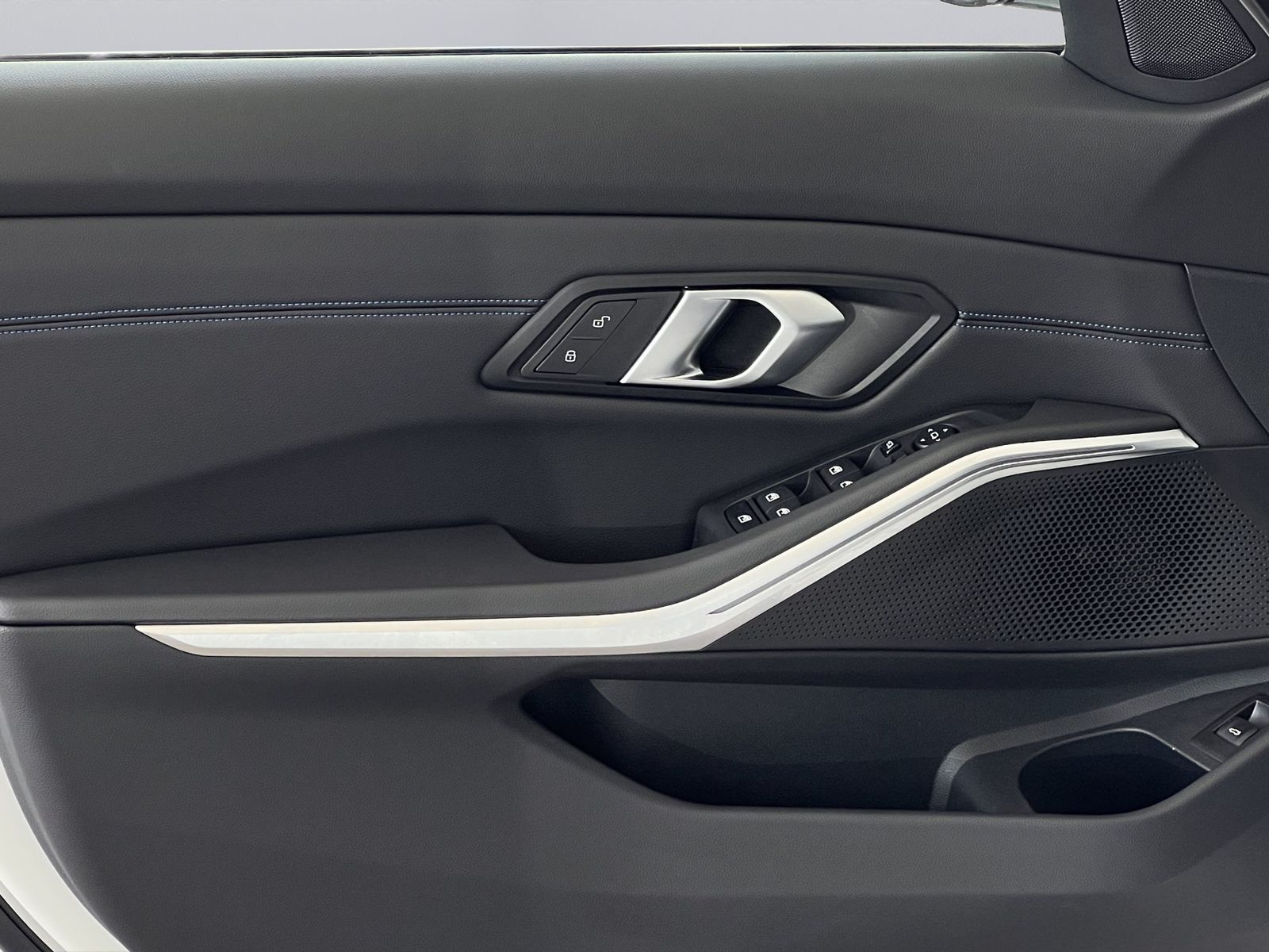 BMW 320i Touring M-Sport adapLED ACC 360° Pano AHK