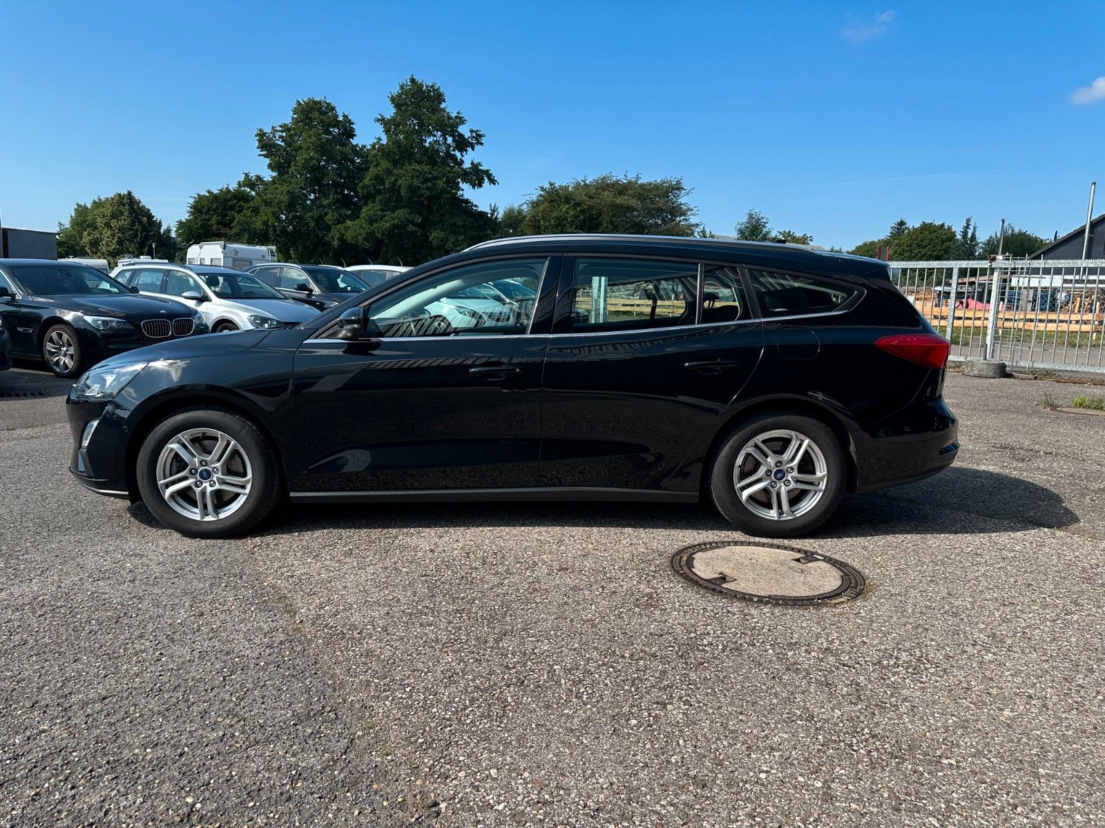 Ford Focus Turnier Cool & Connect - Samsaru's Car Outlet