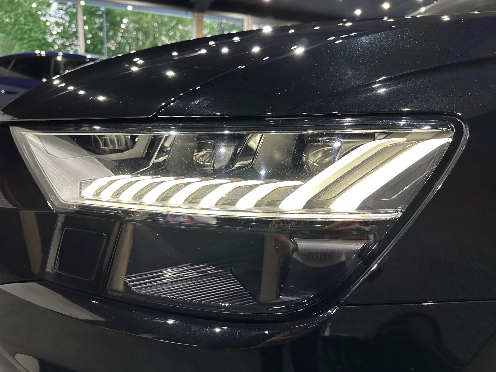 Audi Q8 quattro Competition S Line / Carbon/ Matrix