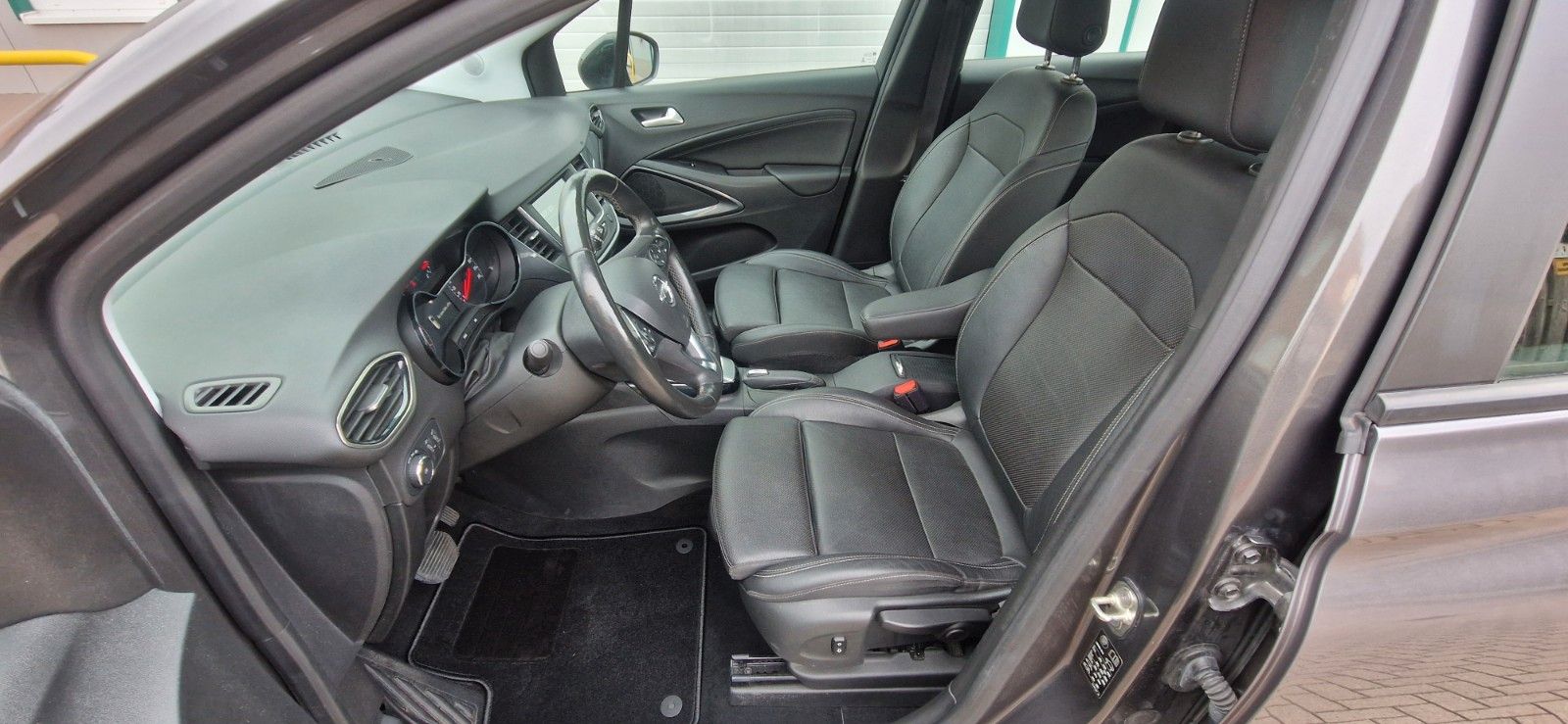 Opel Crossland Elegance Diesel - Samsaru's Car Outlet