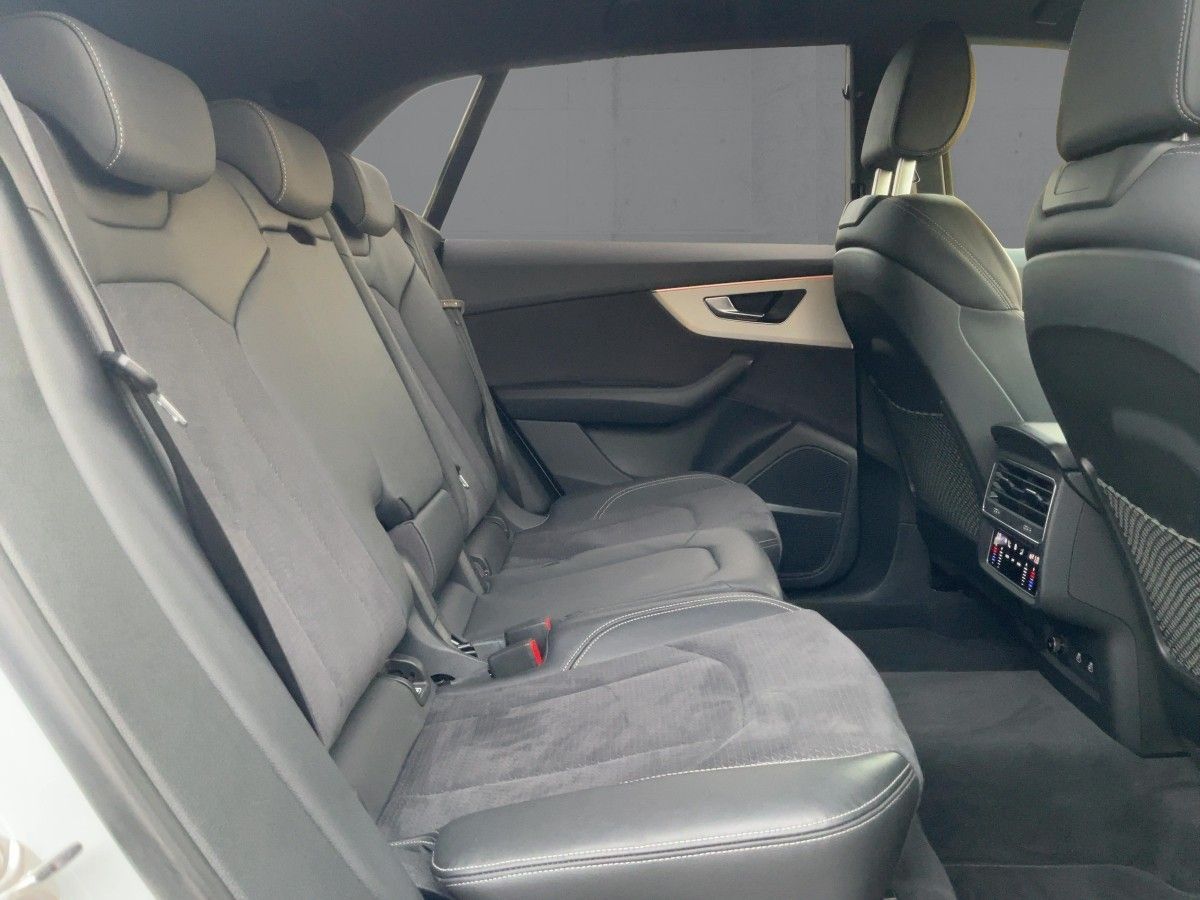 Audi Q8 50 TDI S-LINE MATRIX+NAVI+B&O+DVD+ACC+AHK+23"