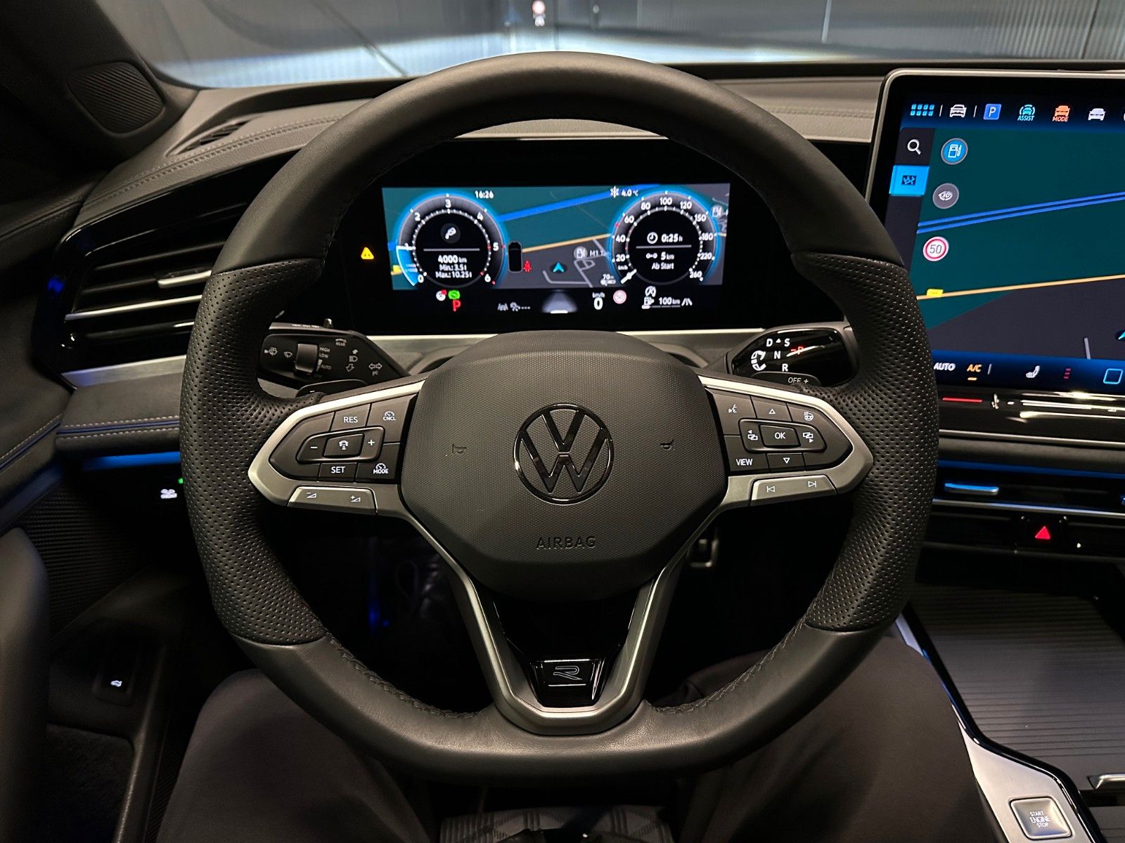 Volkswagen Passat Variant 4Motion R-Line *AHK*PANORAMA*HUD*