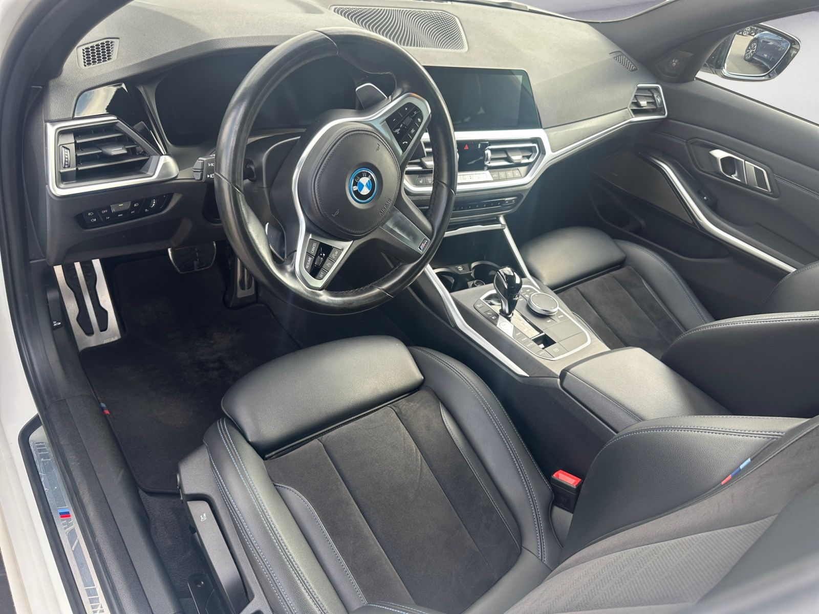 BMW 320e M Sport Automatik - Samsaru's Car Outlet