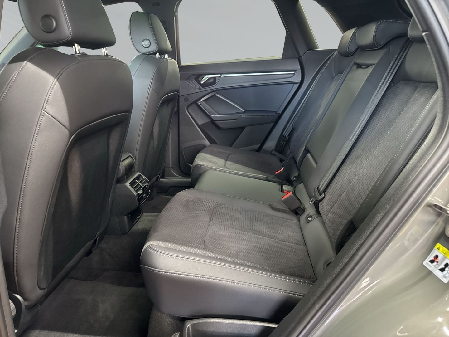 Audi Q3 40 TFSI S line - Samsaru's Car Outlet