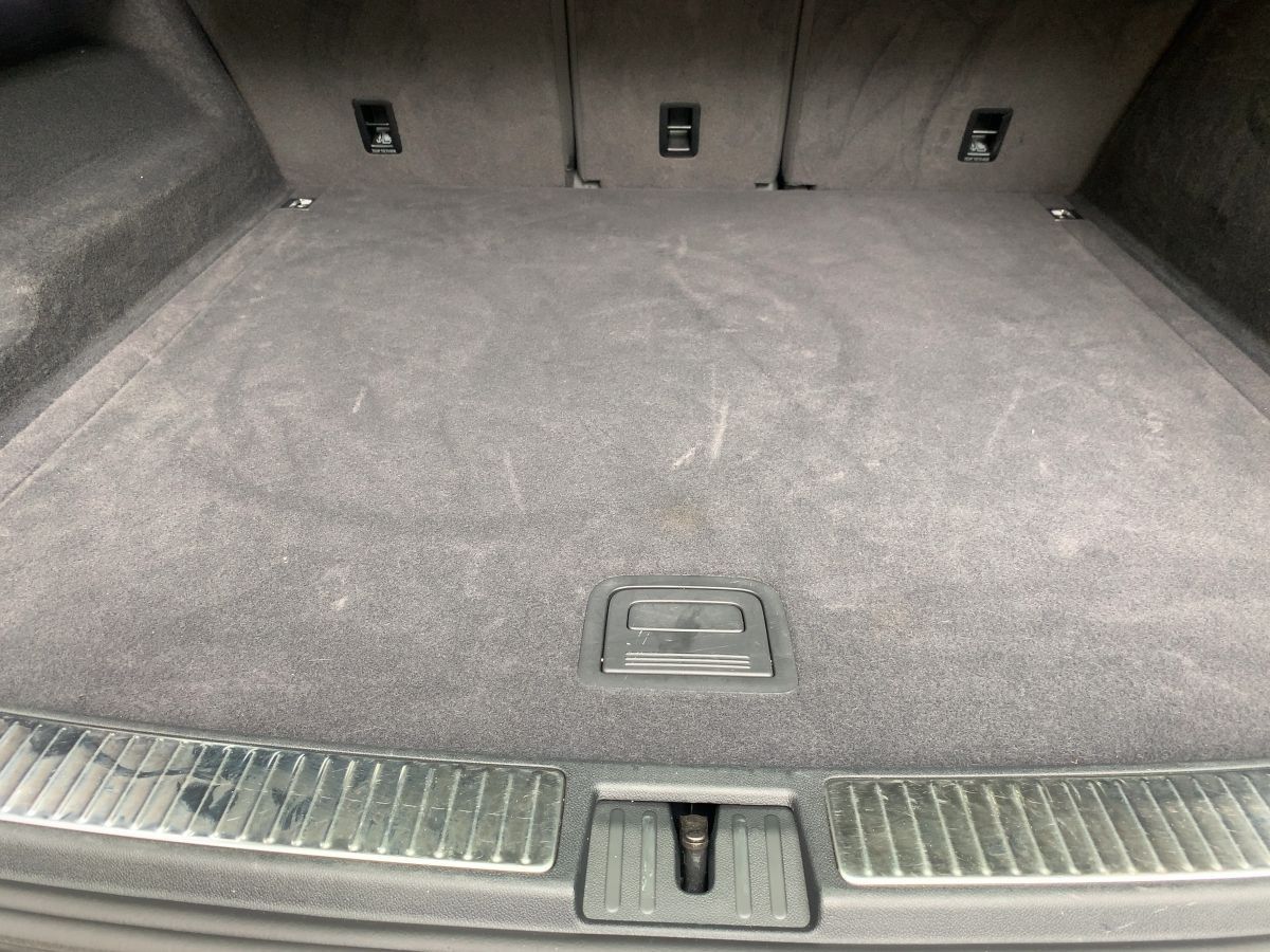 Volkswagen Touareg 3.0 TDI 4M R-LINE - Samsaru's Car Outlet