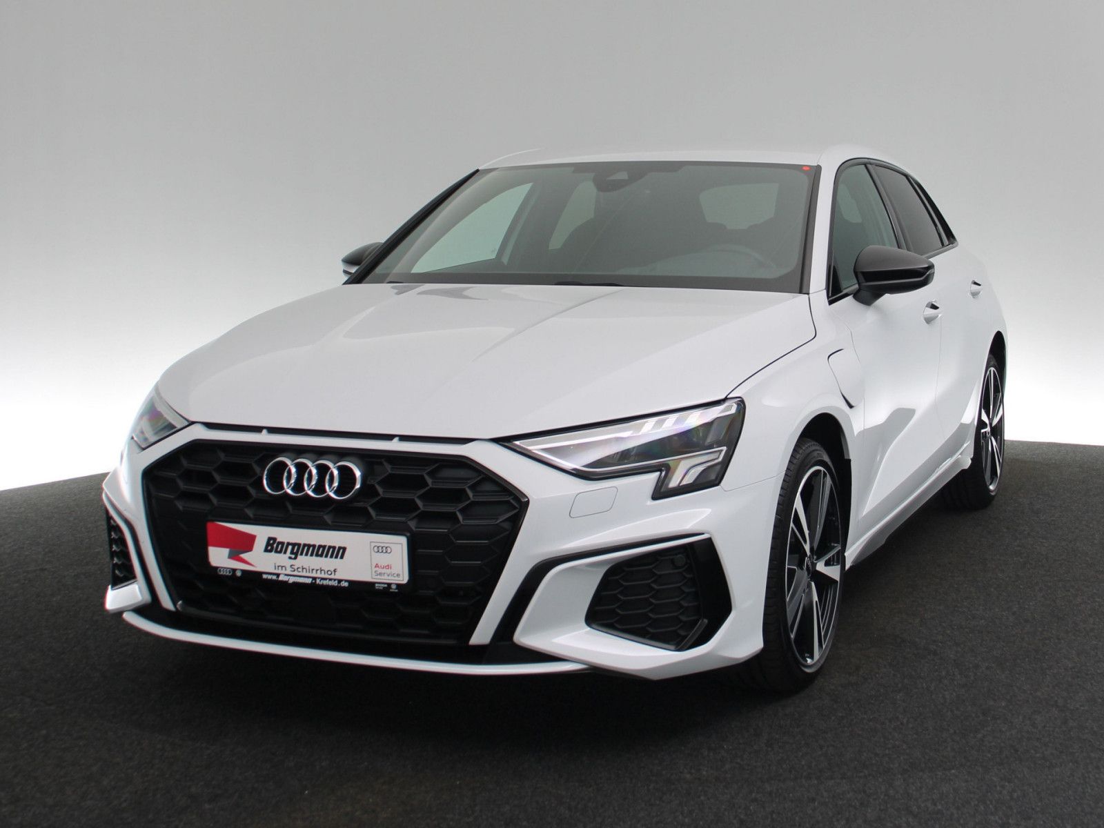 Audi A3 Sportback 45 TFSI e S line - Samsaru's Car Outlet