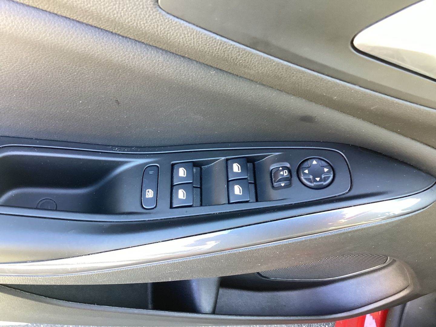 Opel Grandland Business Elegance Plug-in-Hybrid - Samsaru's Car Outlet