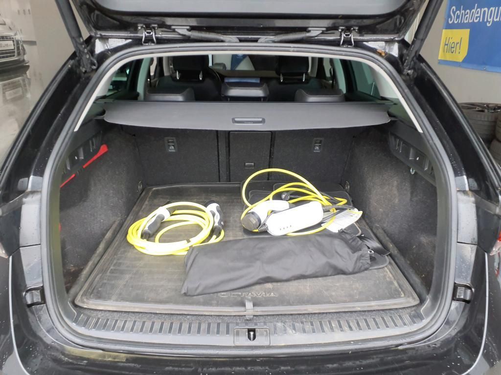 Skoda Octavia Style iV *HuD*MATRIX*KAM*PARK*ACC*MEMORY