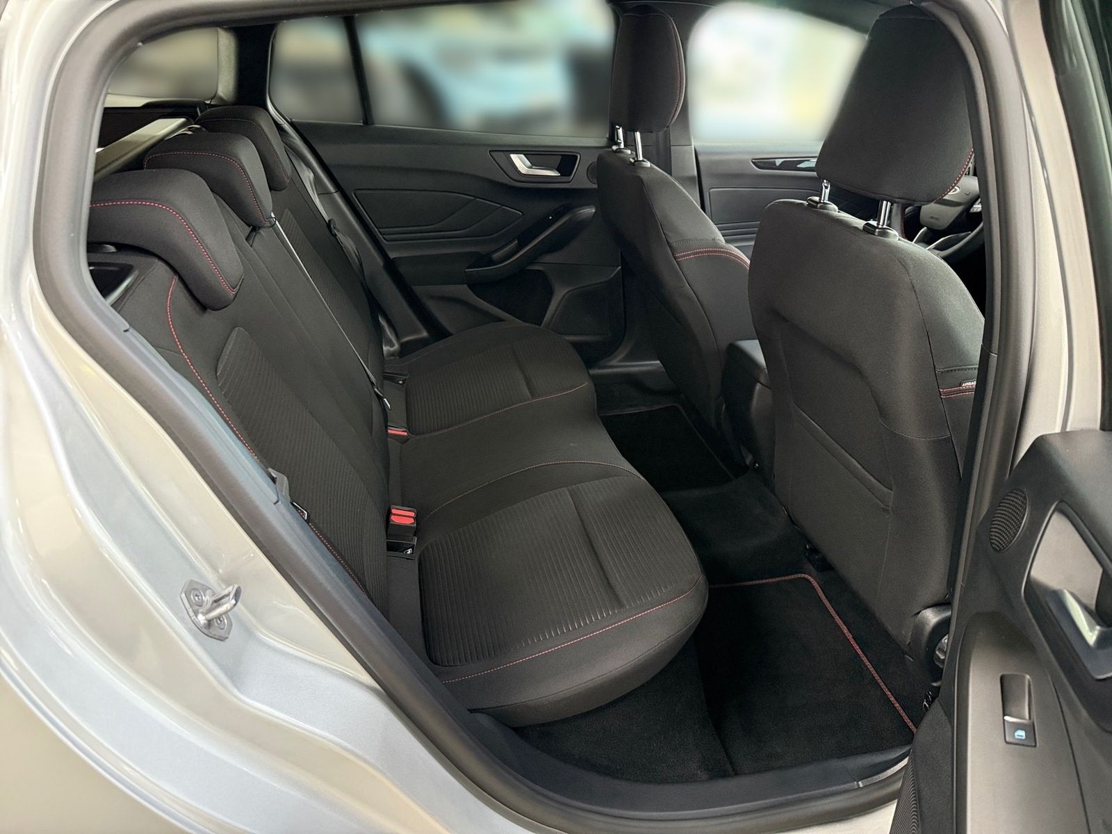Ford Focus Turnier 1.0 EcoBoost Hybrid Aut. ST-LINE X