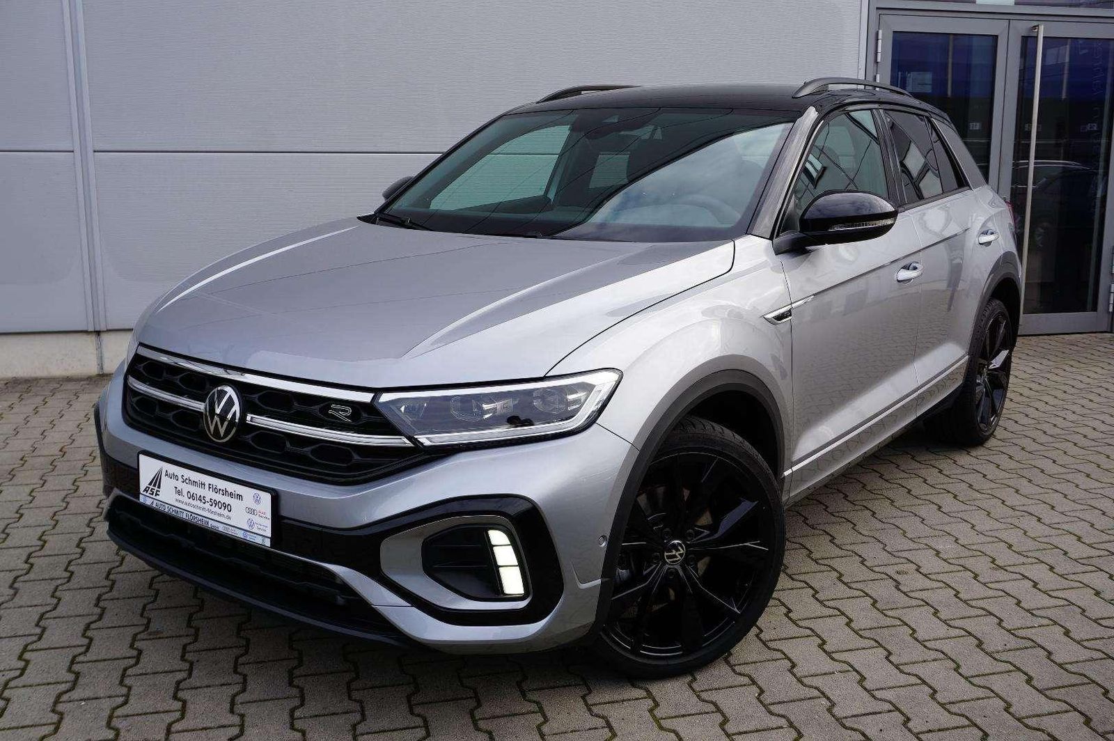 Volkswagen T-Roc R-Line 1.5 TSI 7-Gang DSG - Samsaru's Car Outlet