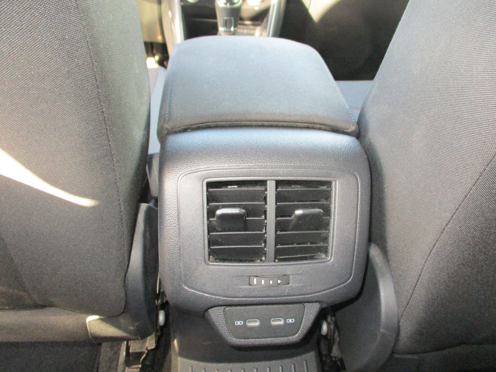 Volkswagen T-Roc Sport - Samsaru's Car Outlet