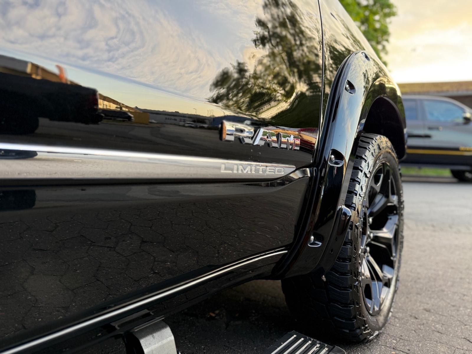 Dodge LIMITED*LUFT*360KAMERA*LPG*OFFROAD*BÜGEL*AHK*NAV