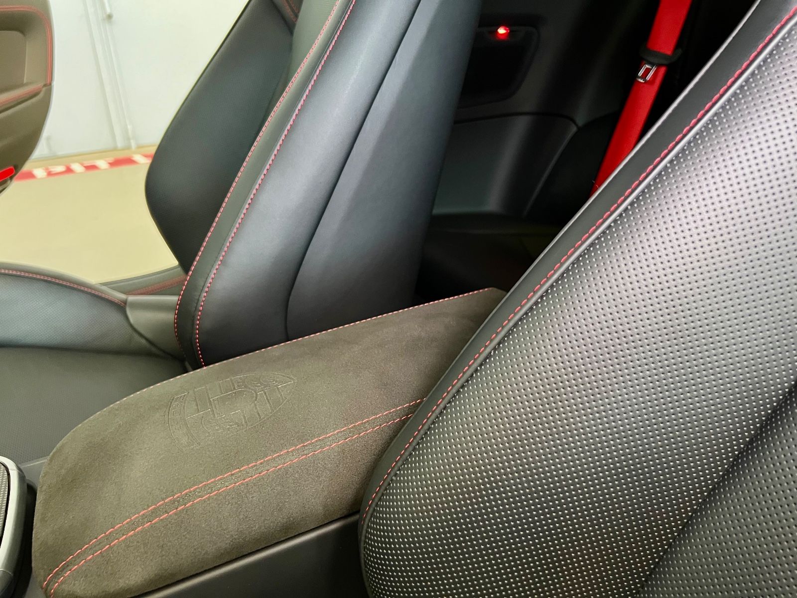 Porsche 992 Carrera S - Samsaru's Car Outlet