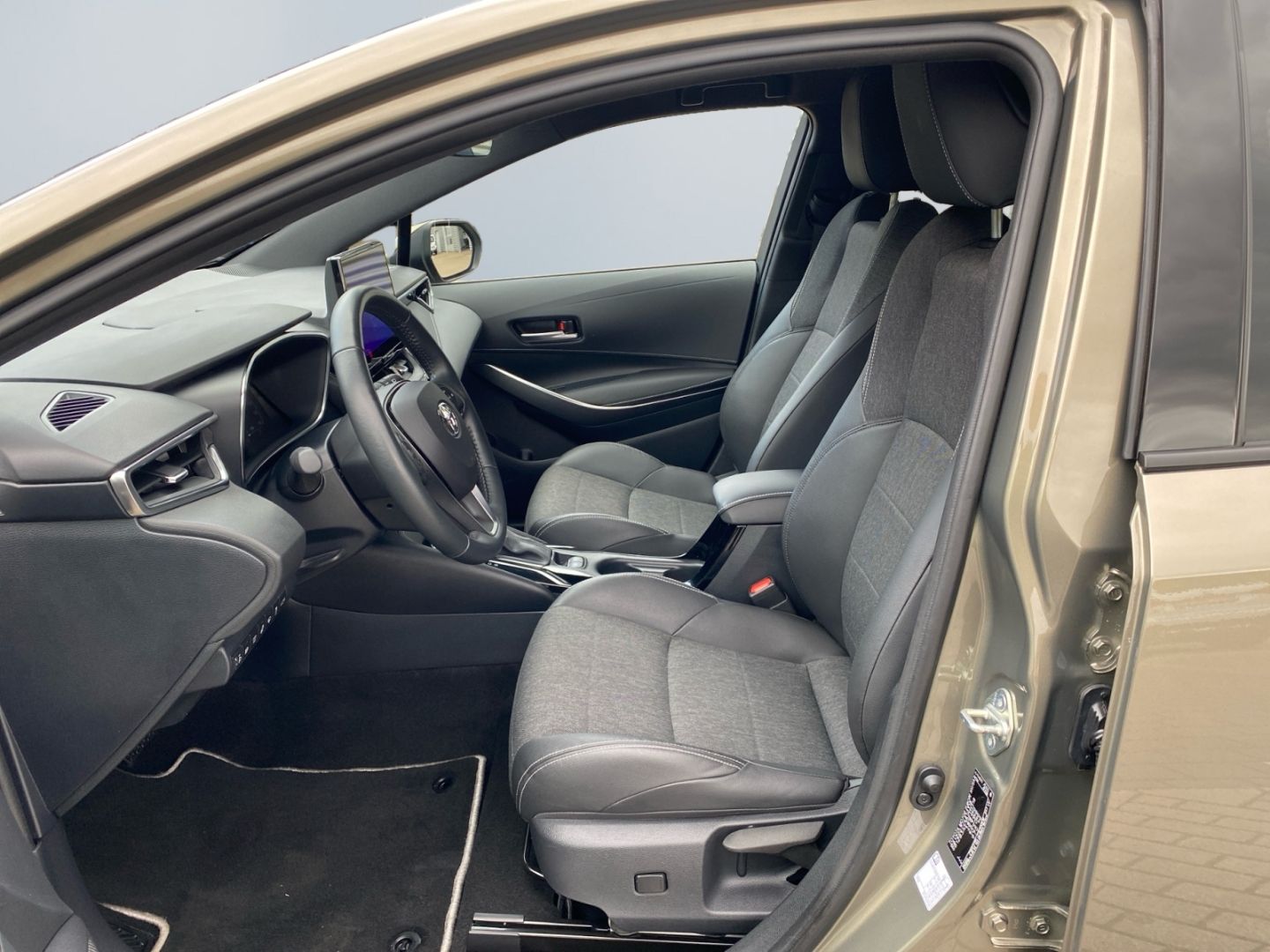Toyota Corolla 1.8 Hybrid TS Team D *Navi*LED*CarPlay*