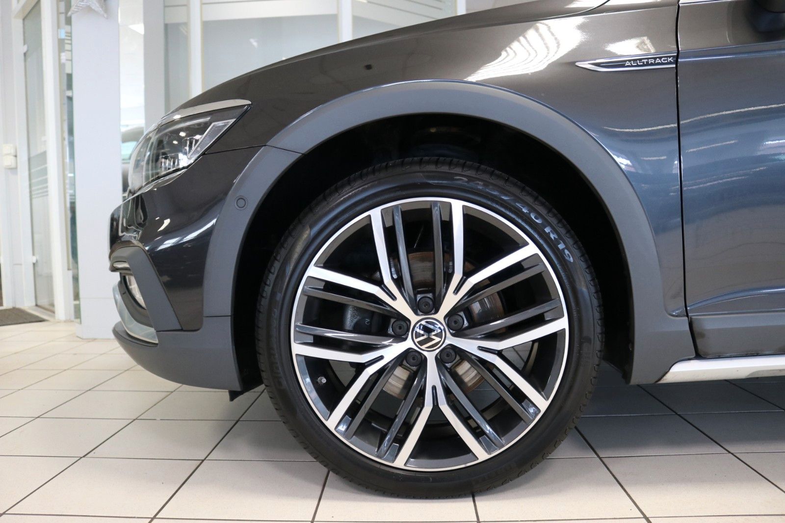 Volkswagen Passat Alltrack DCC HUD Matrix STHZ 360 Pano ACC