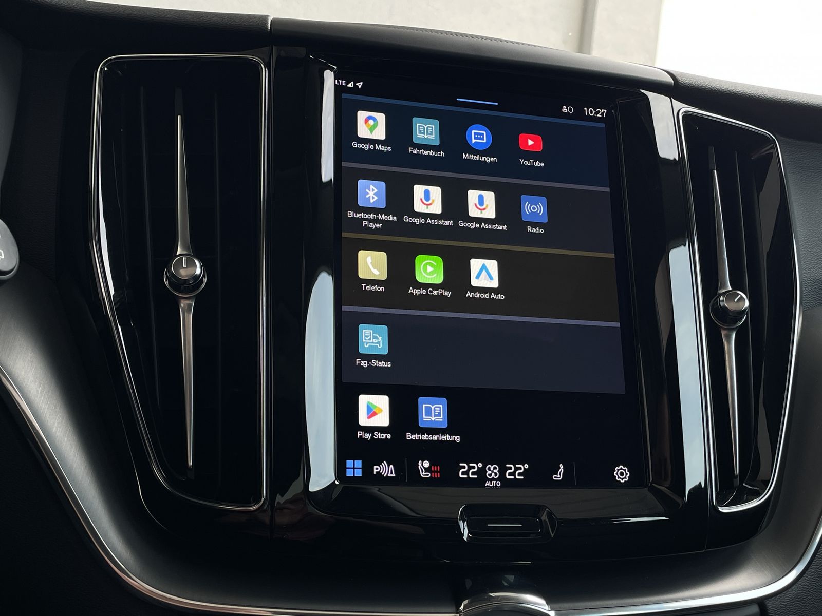 Volvo XC60 T6 Inscription Plug-In AWD - Samsaru's Car Outlet
