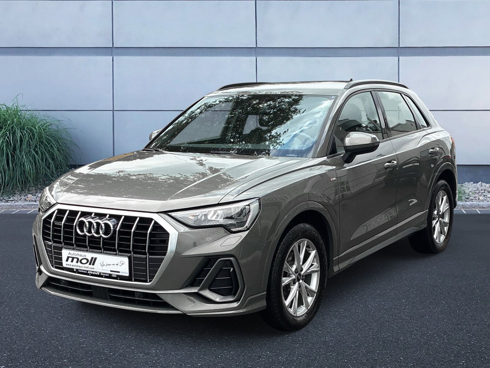 Audi Q3 S line 35 TDI quattro S troni - Samsaru's Car Outlet