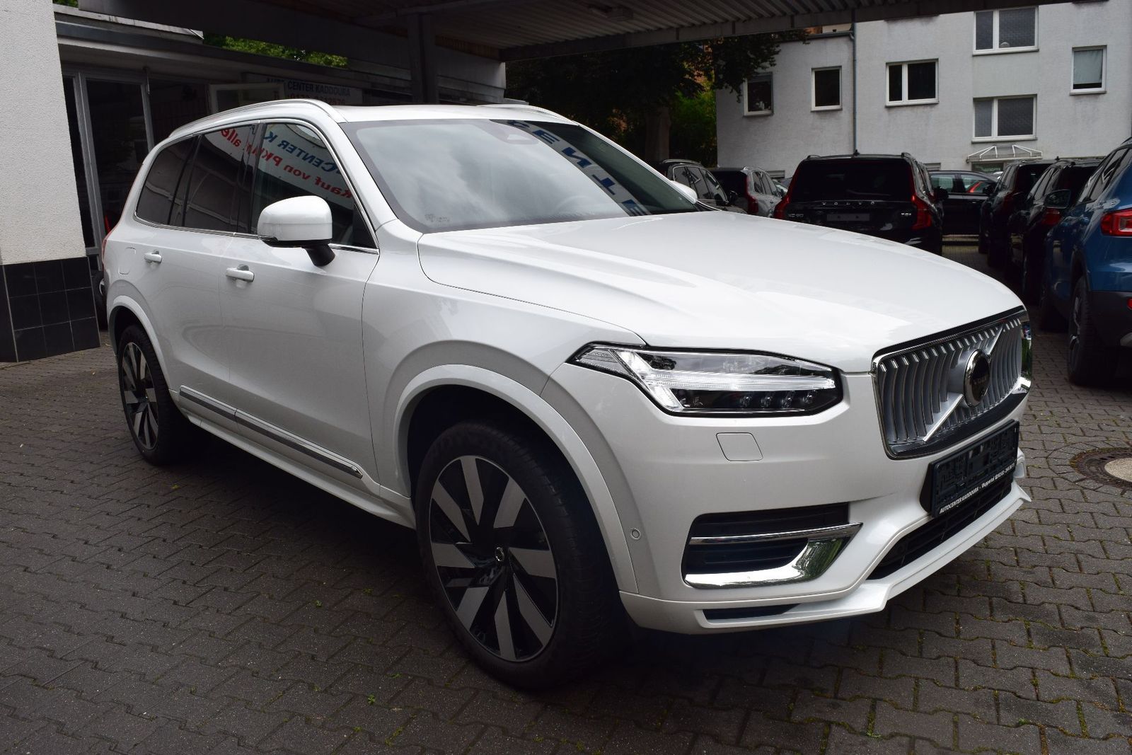 Volvo XC90 T8 AWD Plus Bright - Samsaru's Car Outlet
