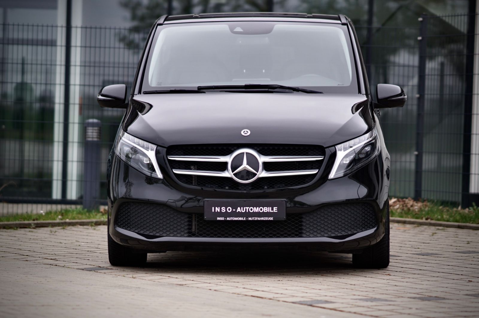 Mercedes-Benz V 300 EDITION SPORT - Samsaru's Car Outlet