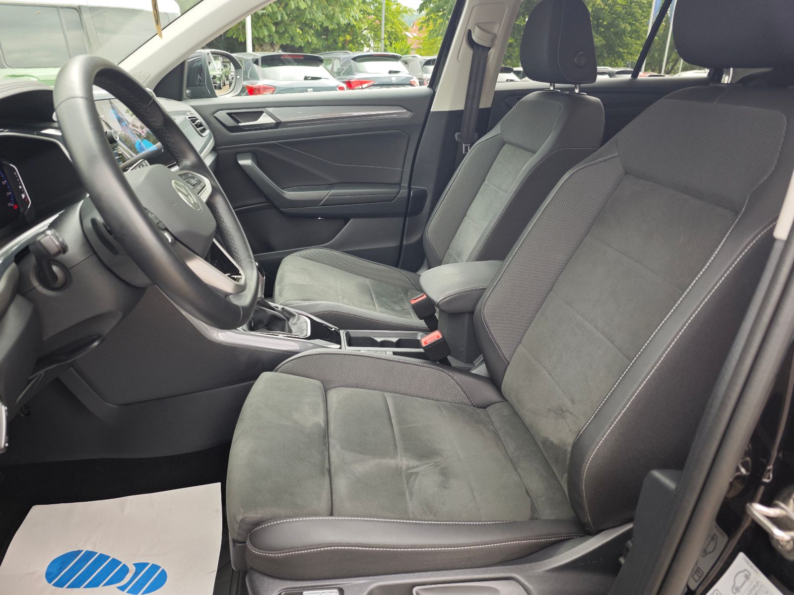 Volkswagen T-Roc Style 150PS DSG - Samsaru's Car Outlet