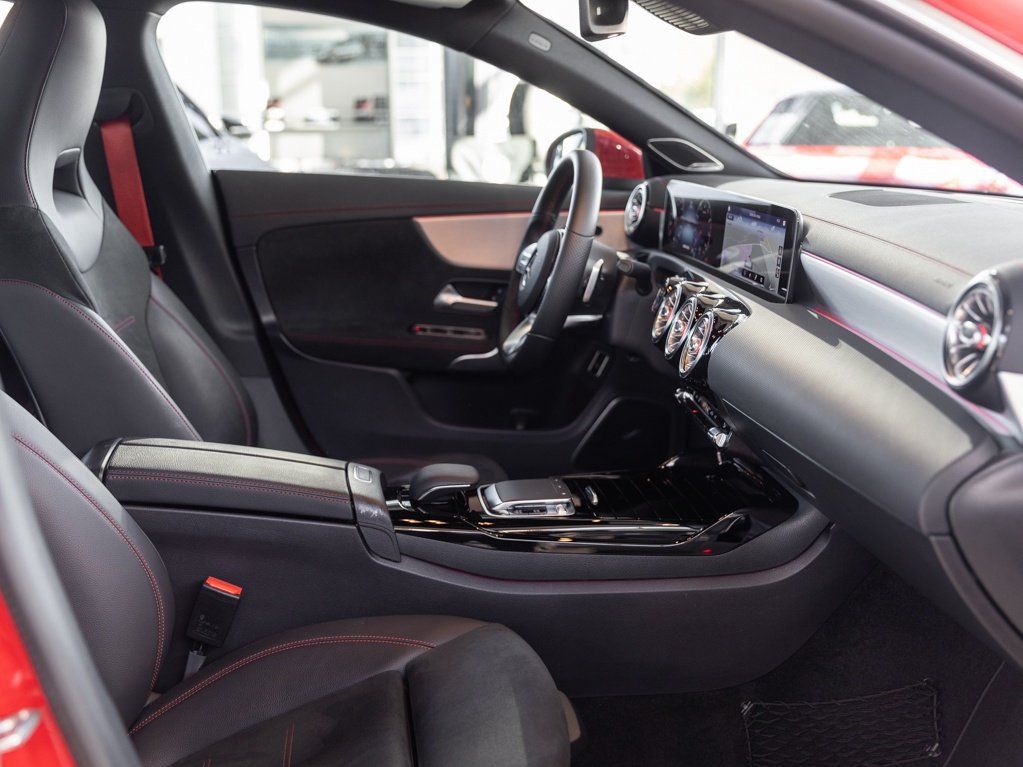 Mercedes-Benz CLA 35 AMG 4M - Samsaru's Car Outlet