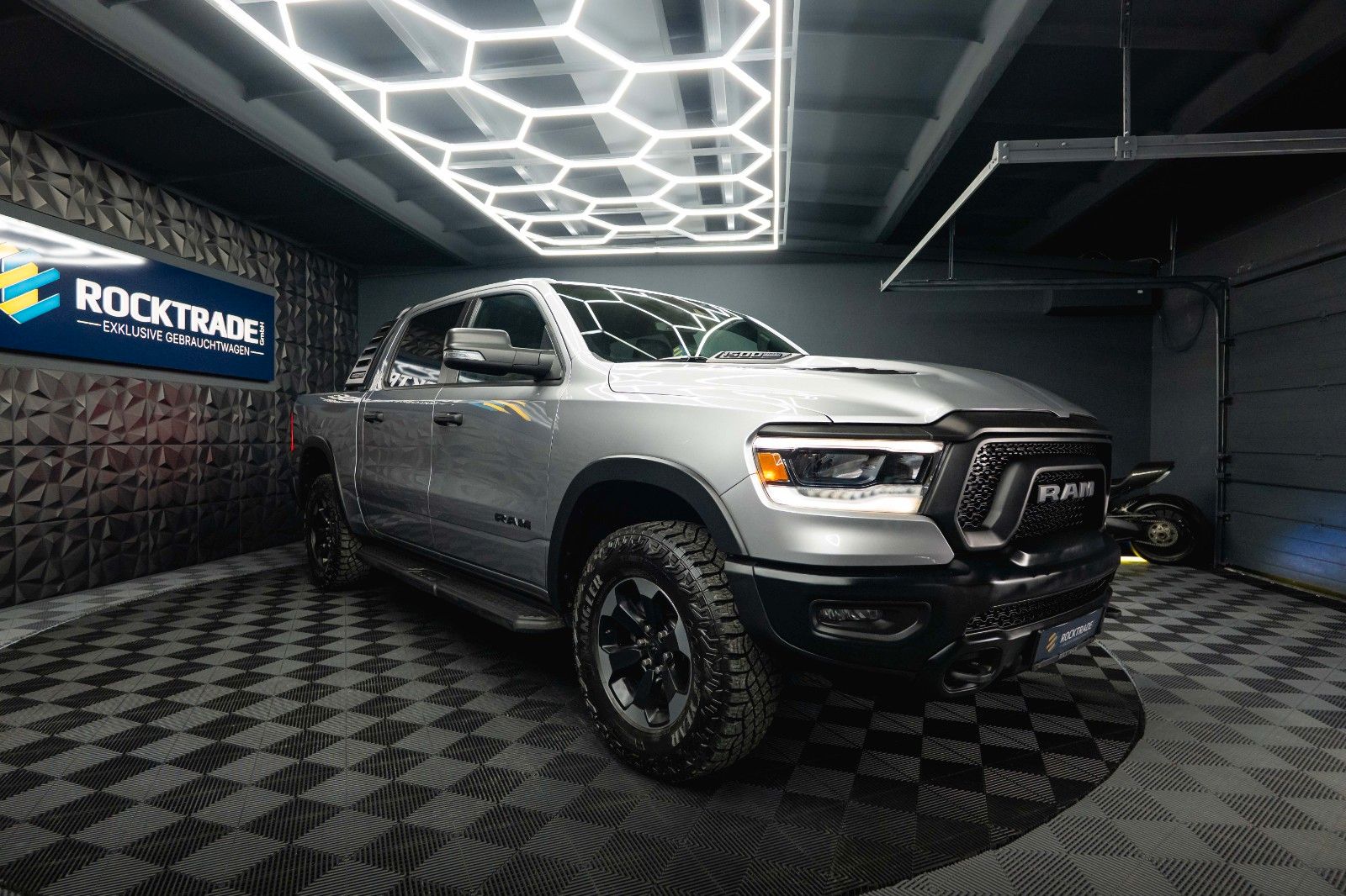 Dodge RAM 5.7 V8 HEMI 4x4 REBEL OFFROAD AXLE LOCK 19%
