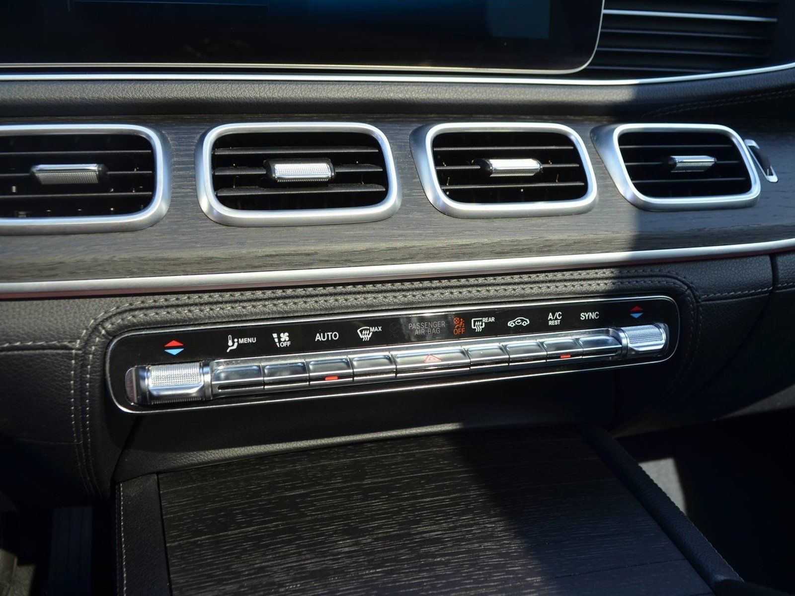 Mercedes-Benz d 4M AMG MULTIBEAM 360° AHK PANO BURMESTER AIRMA