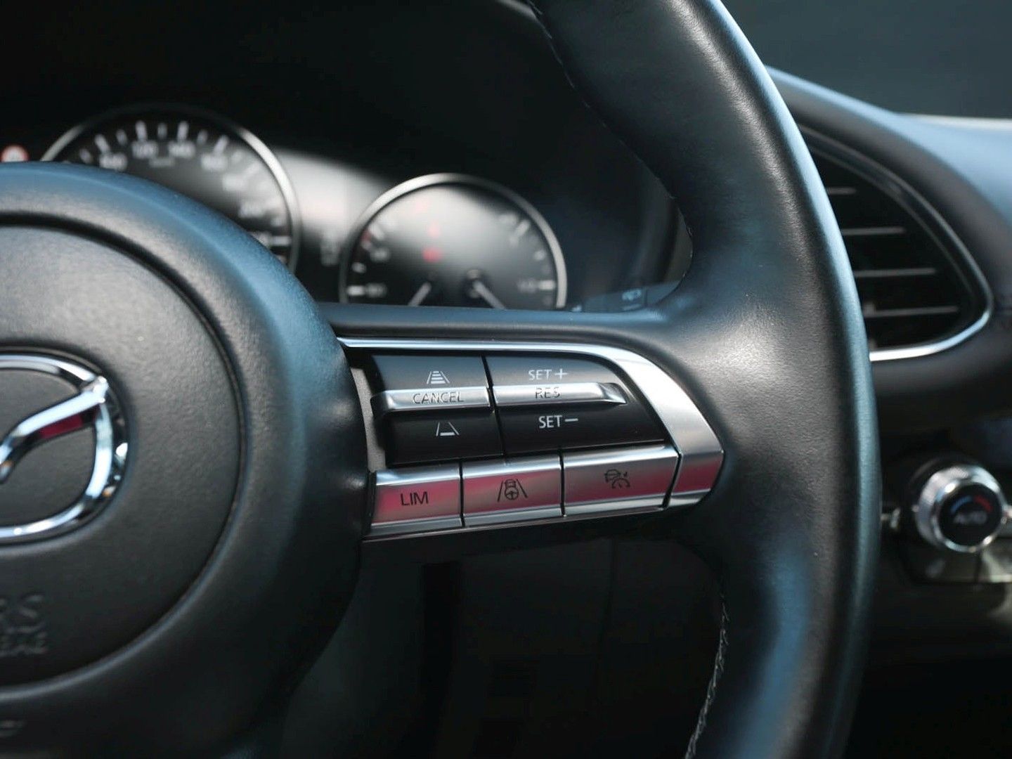 Mazda 3 Selection NAVI+PDC+360°MONITOR+SHZ+LHZ